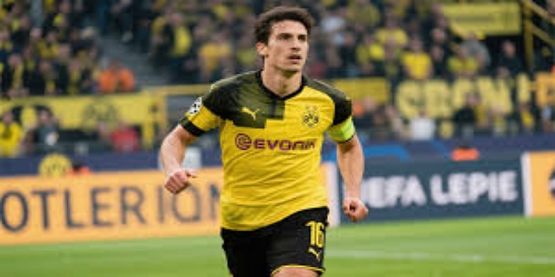 吉鲁的忠诚与抉择  -bb体育