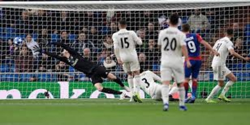 开局亮点与上半场机会分析—bb体育数据揭示心理战的代价  -  bb体育