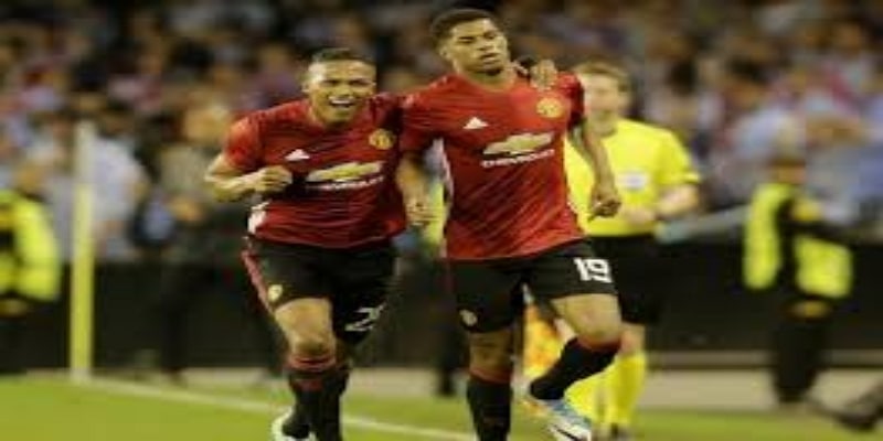 新球衣首次亮相与季前赛战略- bb体育