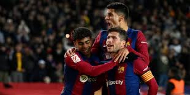 比赛回顾：克鲁队掌控全局 -bb体育