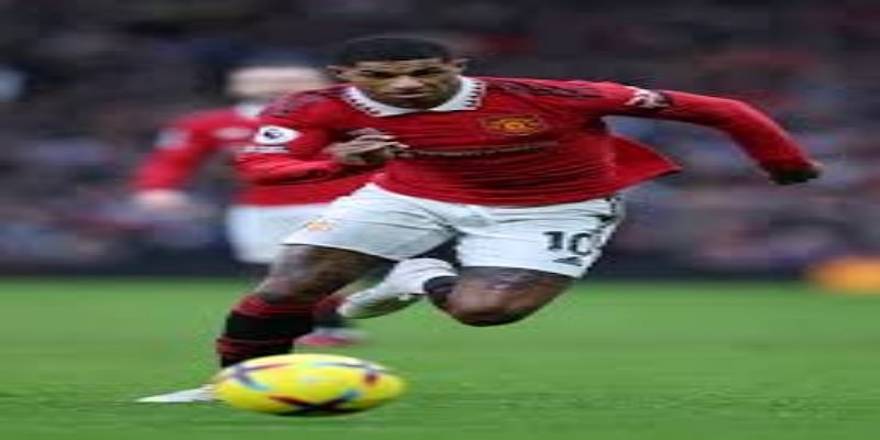 豪门战术板：进攻艺术与防守挑战-bb体育