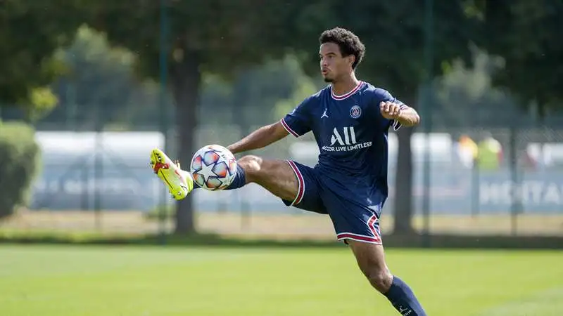 沃伦·扎伊尔-埃默里的场上风格分析