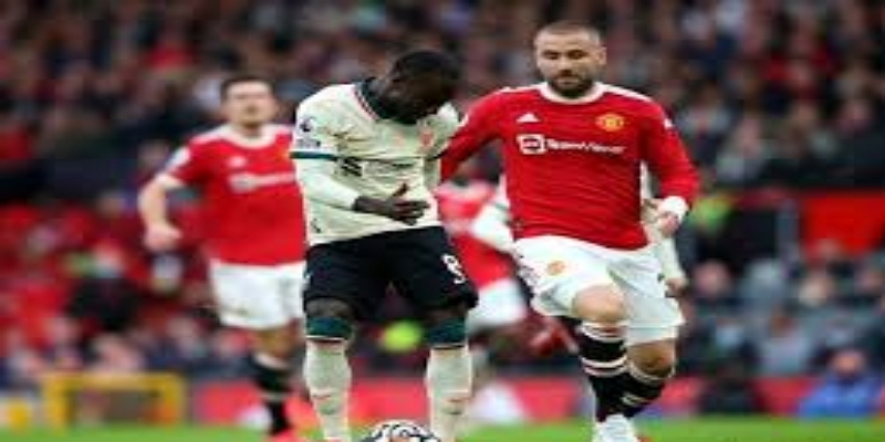 危急时刻：欧冠开场15分钟的意外悲剧-bb体育